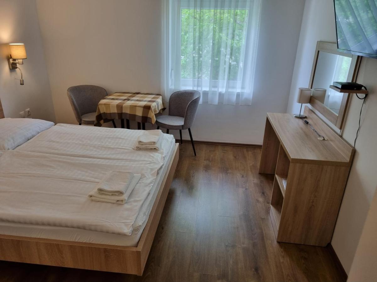 Adam Apartmanhaz Siófok Kamer foto