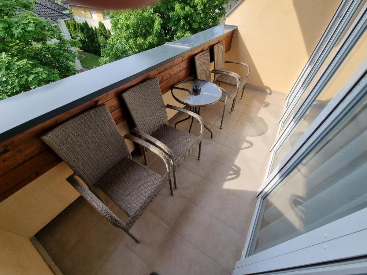 Adam Apartmanhaz Siófok Kamer foto
