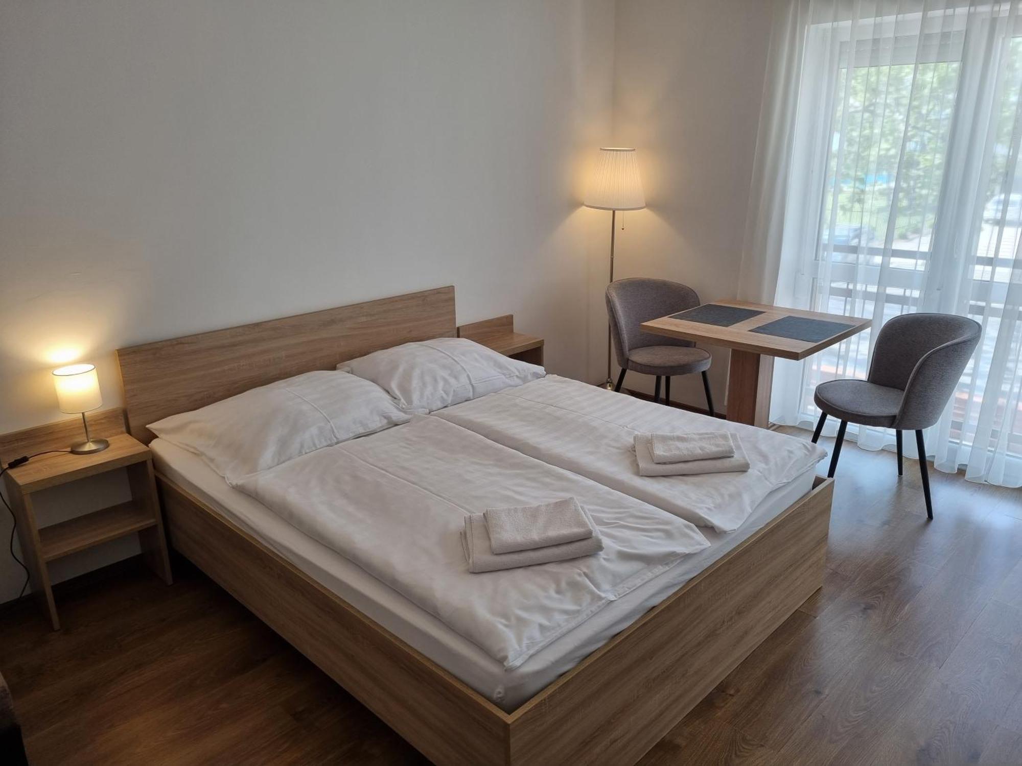 Adam Apartmanhaz Siófok Kamer foto