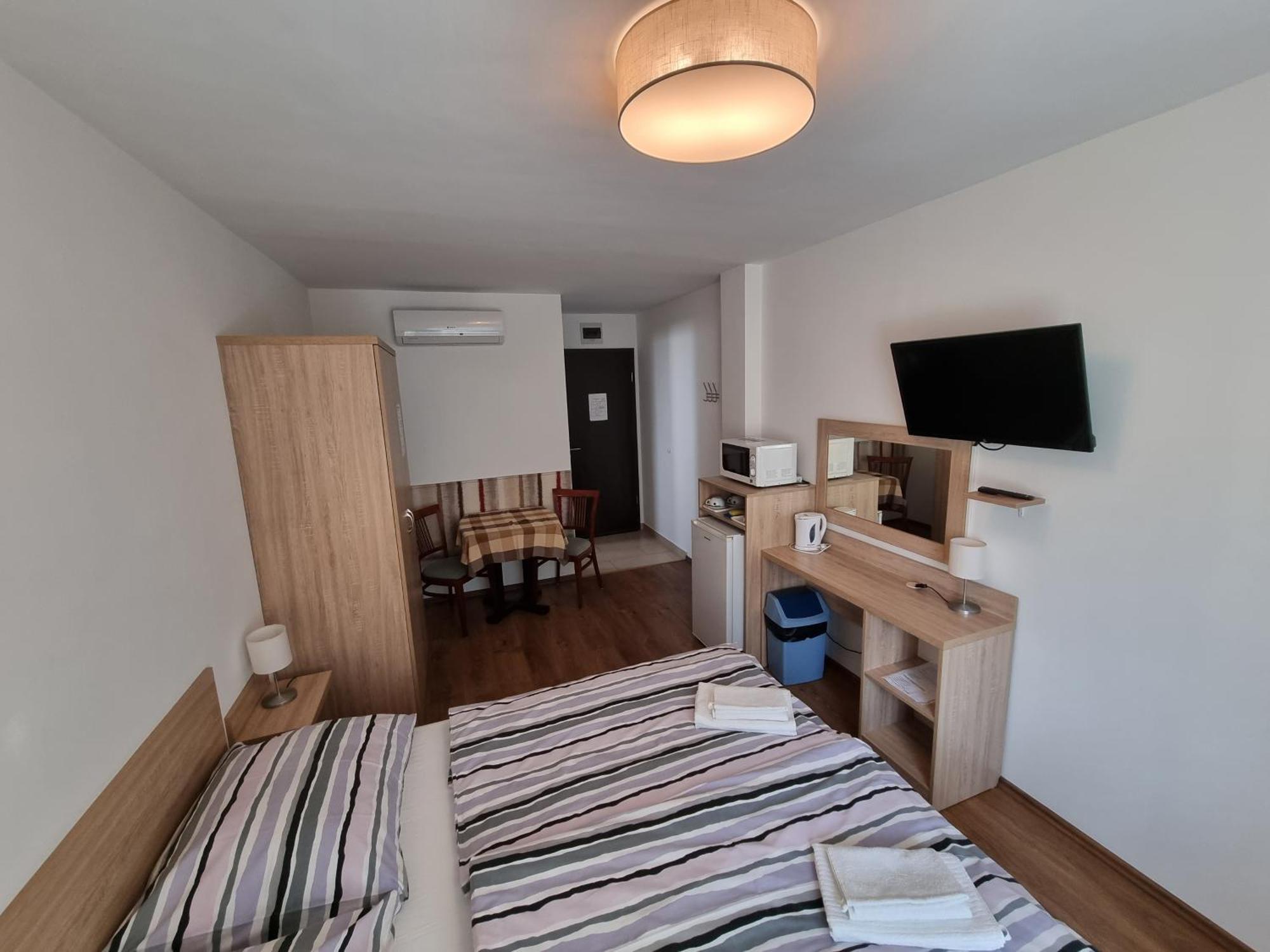 Adam Apartmanhaz Siófok Kamer foto