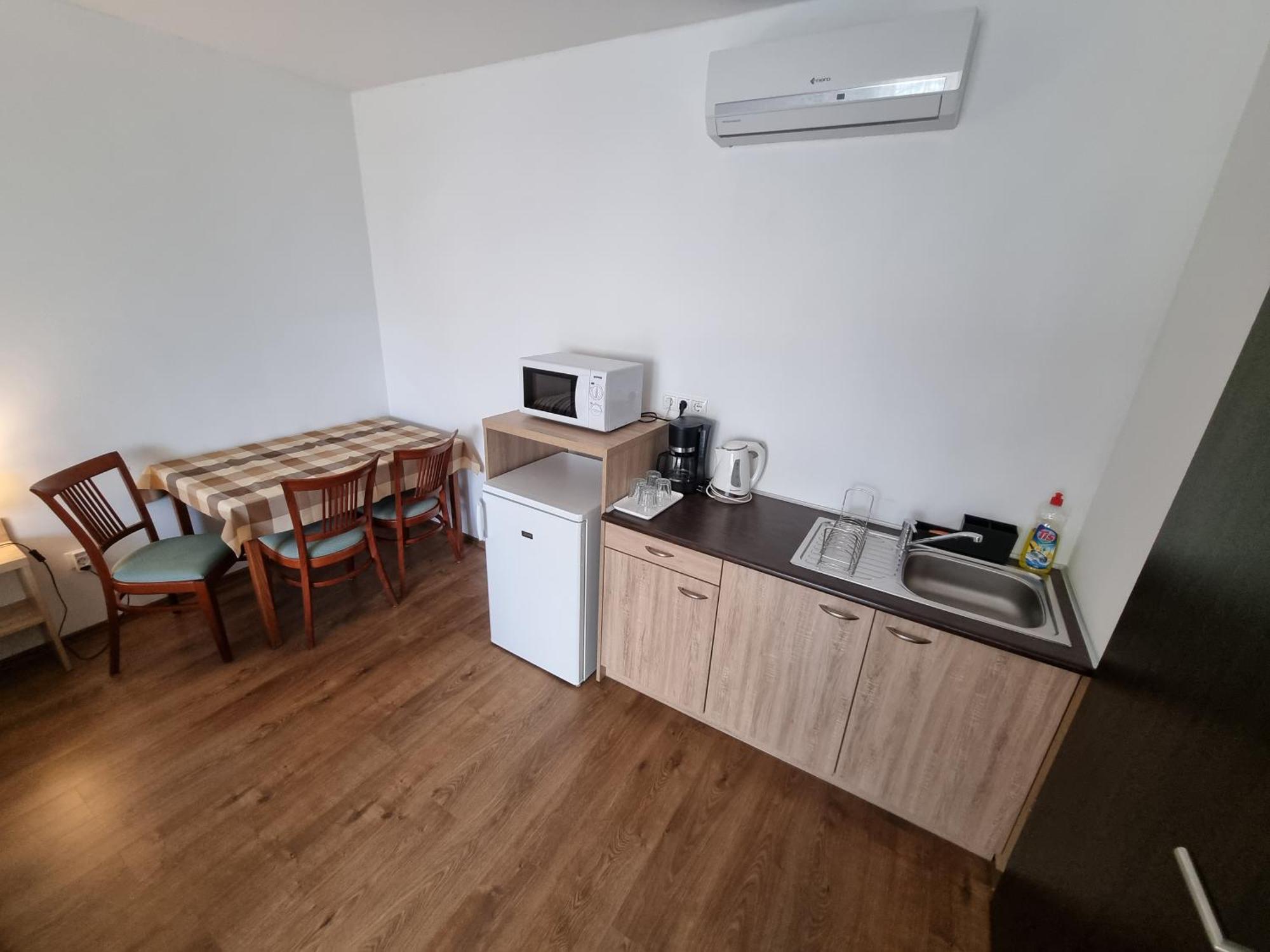 Adam Apartmanhaz Siófok Kamer foto
